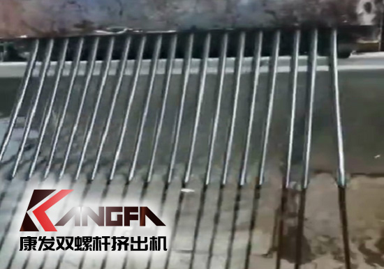 解市場所需，黑色駐極高韌性熔噴專用料生產(chǎn)中（視頻）——康發(fā)雙螺桿擠出機